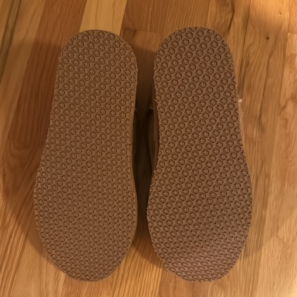 Like New L.L. Bean Slippers - Picture 5 of 6